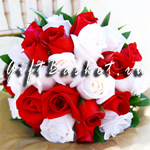 Букет невесты Королевский из белых и красных роз
